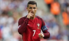 开云体育直播-双重震撼夜，德国战车横扫法兰西，郑思维羽球赛场点燃激情