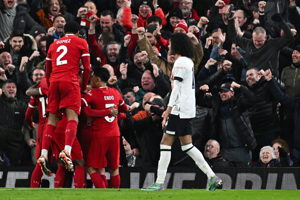 利物浦胜斯旺西，领跑英超积分榜冲刺冠军！