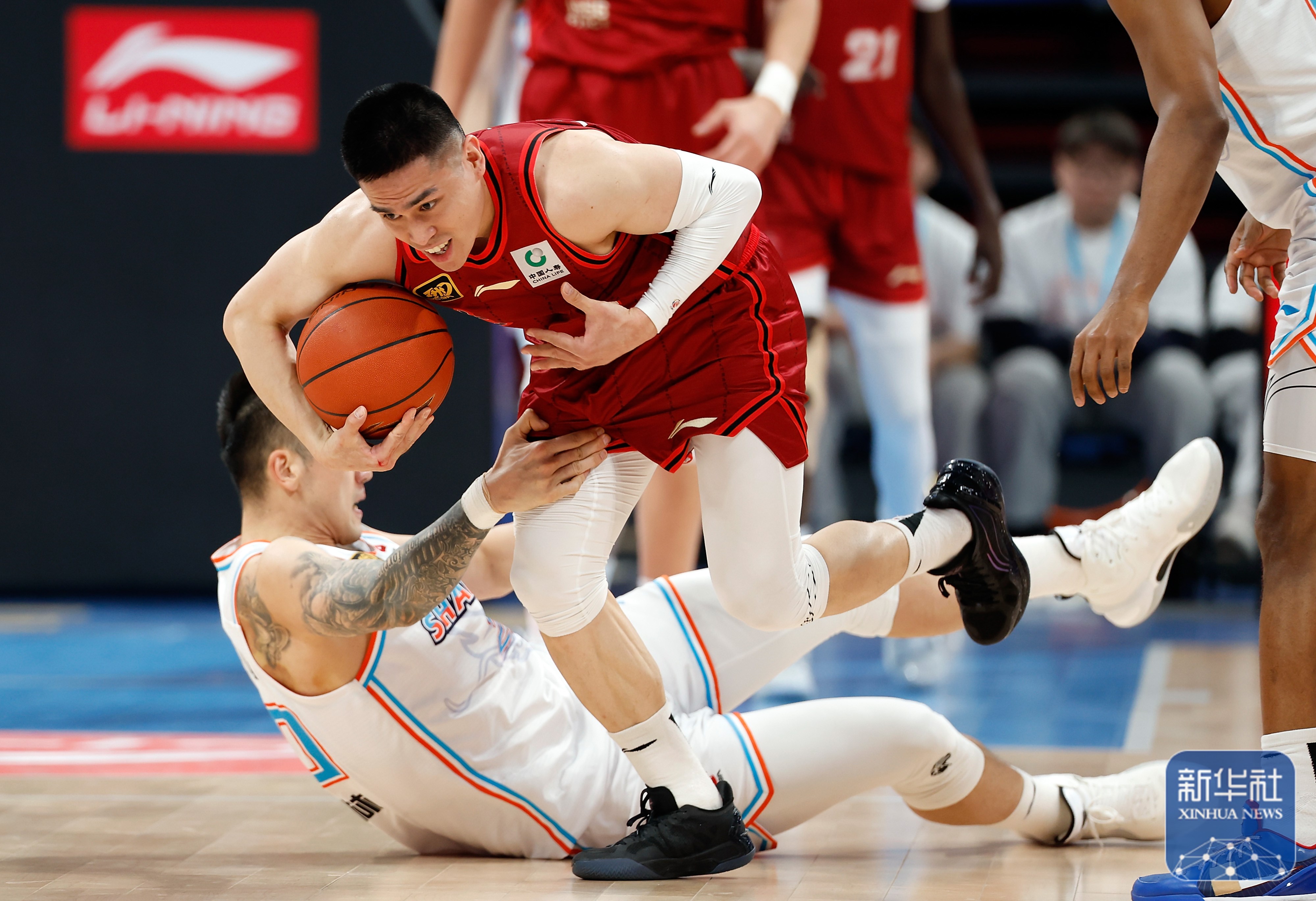 河北队与浙江队的激战引人注目