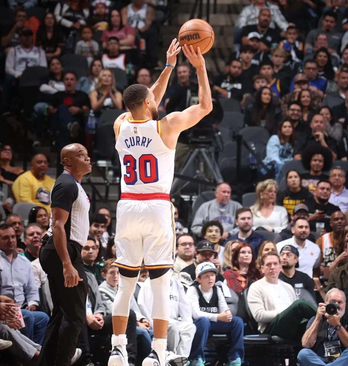 波兰男篮绝杀掘金，莫里斯三分雨点燃全场的简单介绍