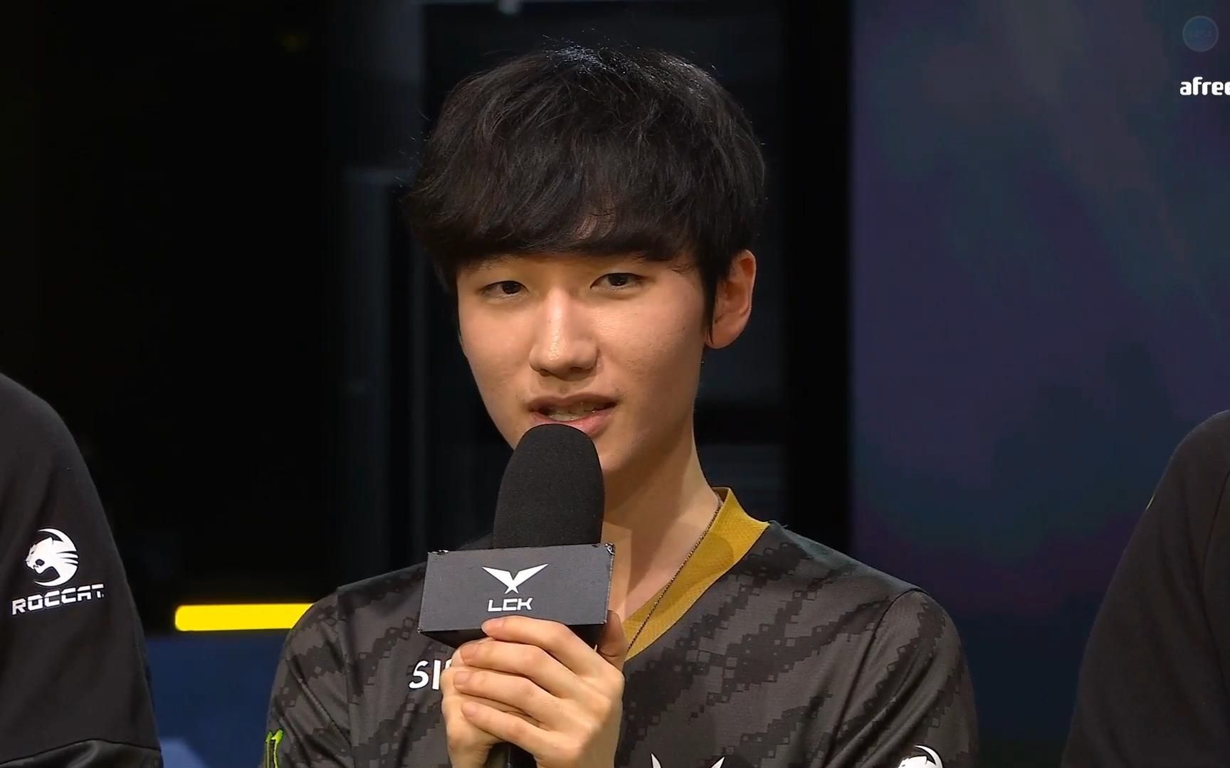 T1完胜GEN，Peanut高光表现的简单介绍