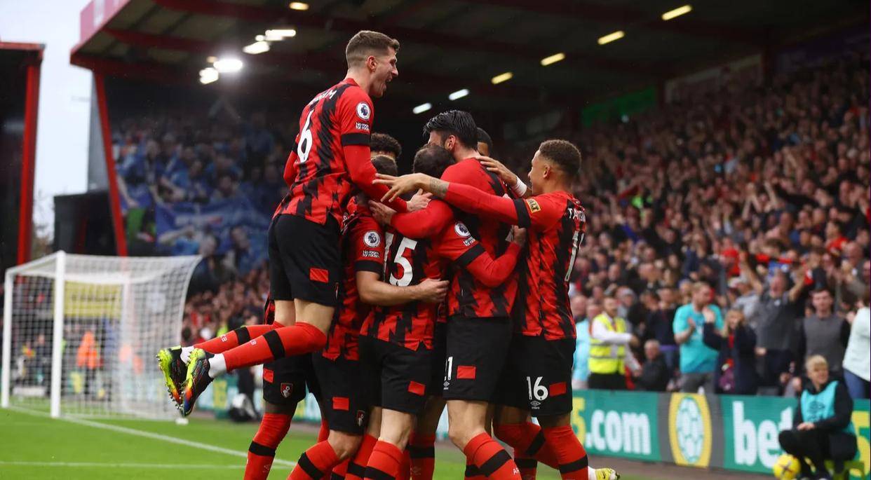 关于英超强队大胜领跑，多支球队机会成绩的信息