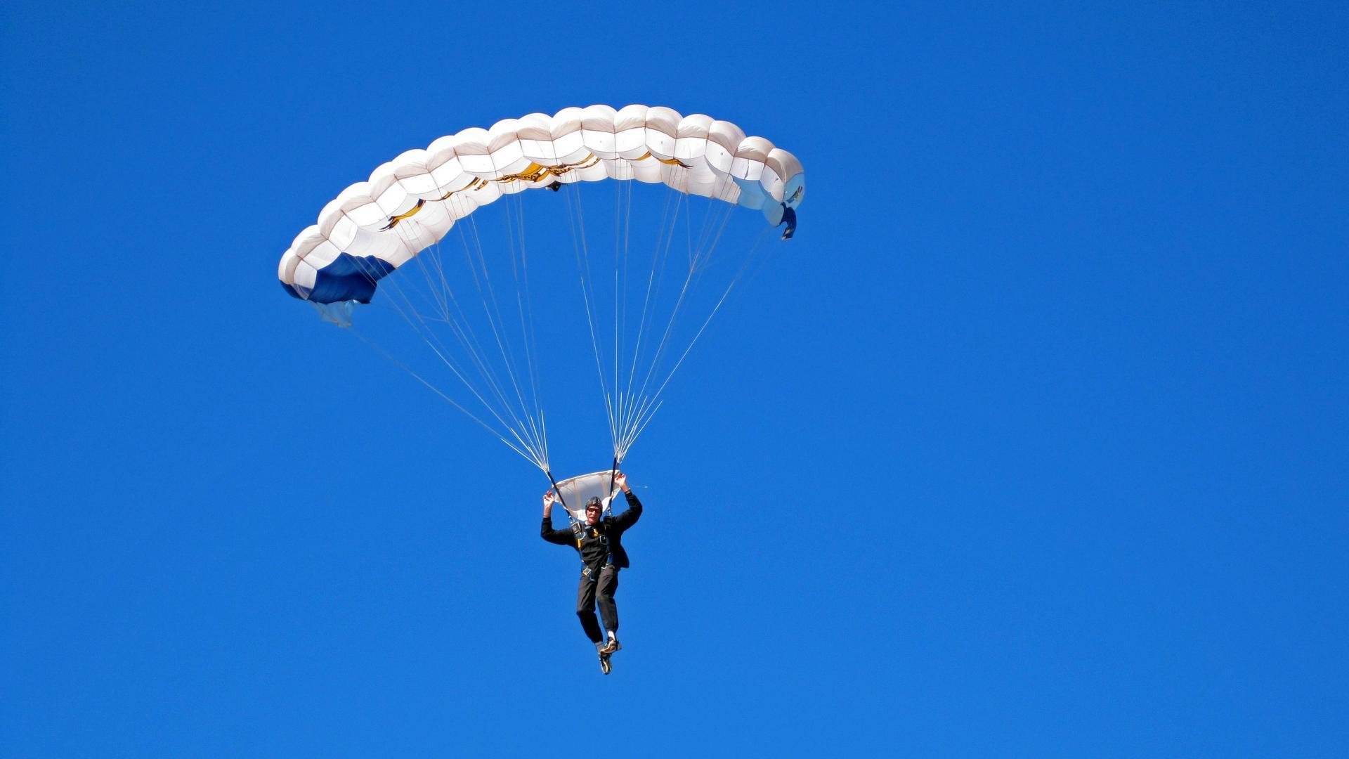 关键时刻的利拉德，个人能力完全展现，鹈鹕最后时刻击败北京队