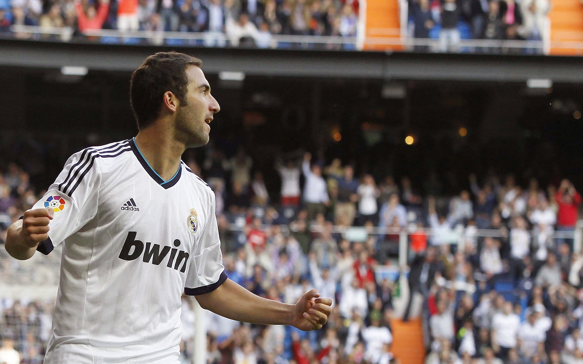 当NBA季后赛的悬念遇上足球场上的收割，阿森纳与巴萨的经典对决