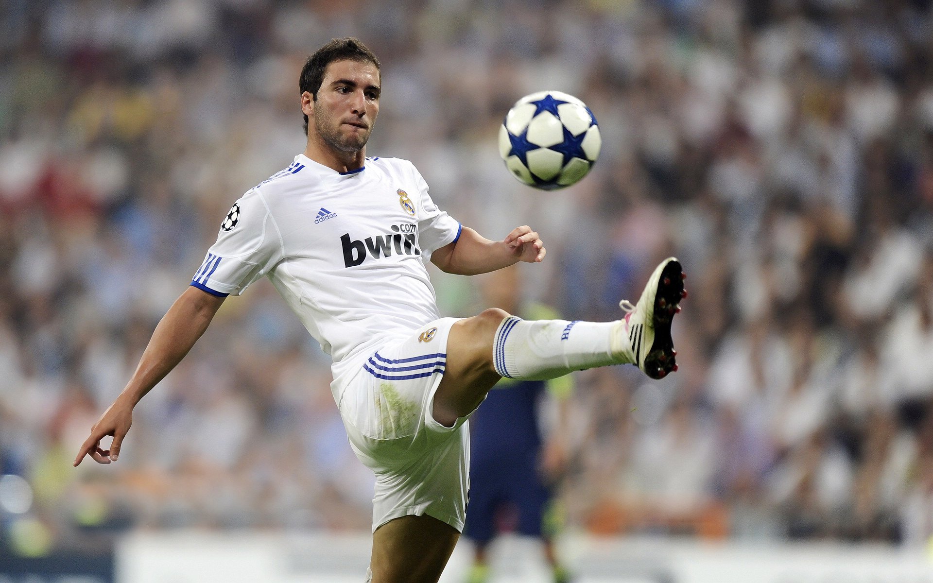 暗夜极速,福克斯如何成为F1街道赛攻防转换的隐形心脏